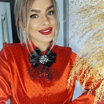 brosa eleganta cu tulle