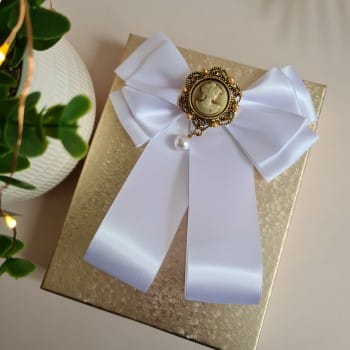 accesoriu fashion alb