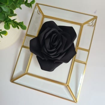 brosa tip floare neagra