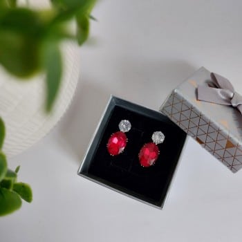 Cercei cu piatra rosie