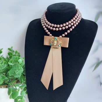 accesoriu fashion bej cu perle